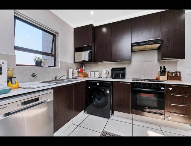 2 BEDROOM APARTMENT FOR SALE IN SUNNINGHILL